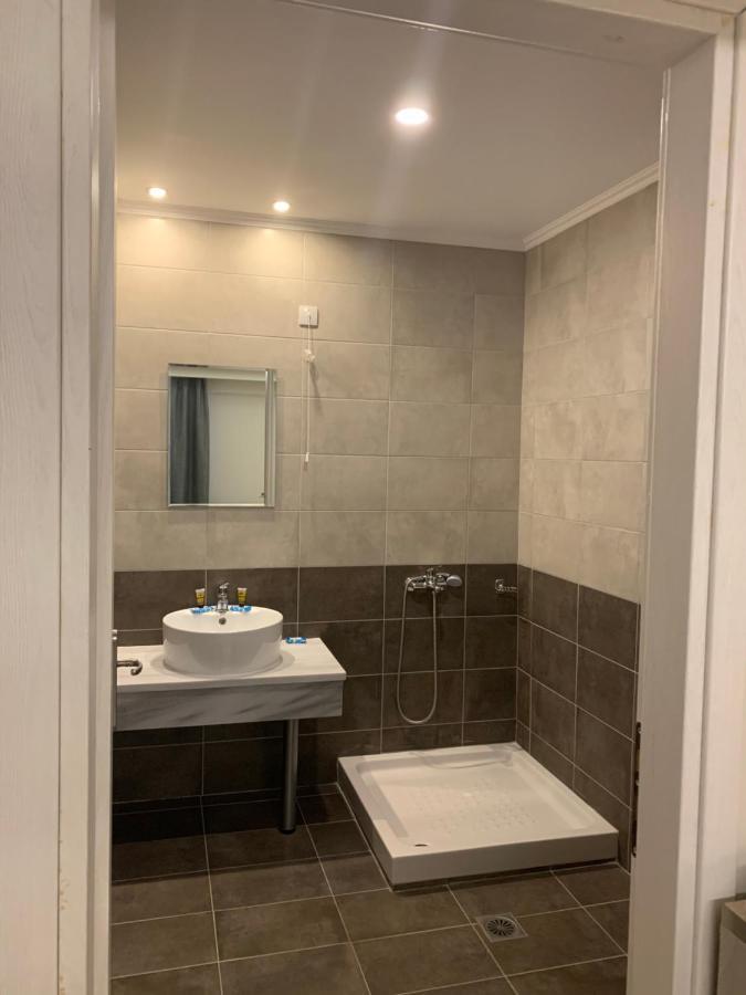 Hotel Banbus 卢特拉艾季普苏 外观 照片