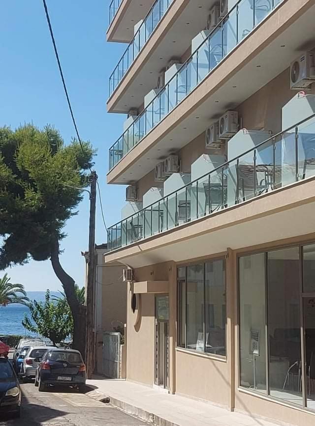 Hotel Banbus 卢特拉艾季普苏 外观 照片