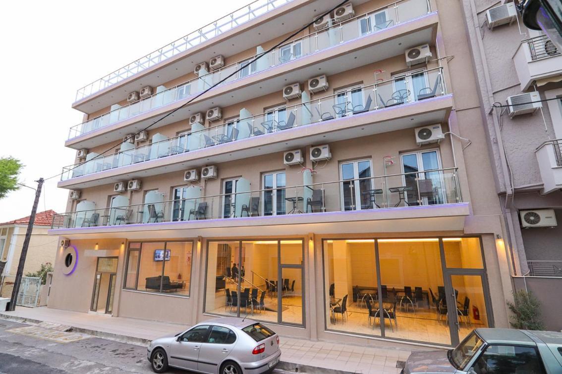 Hotel Banbus 卢特拉艾季普苏 外观 照片