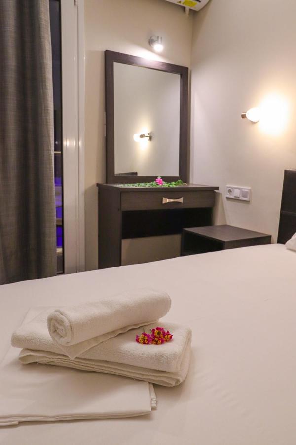 Hotel Banbus 卢特拉艾季普苏 外观 照片